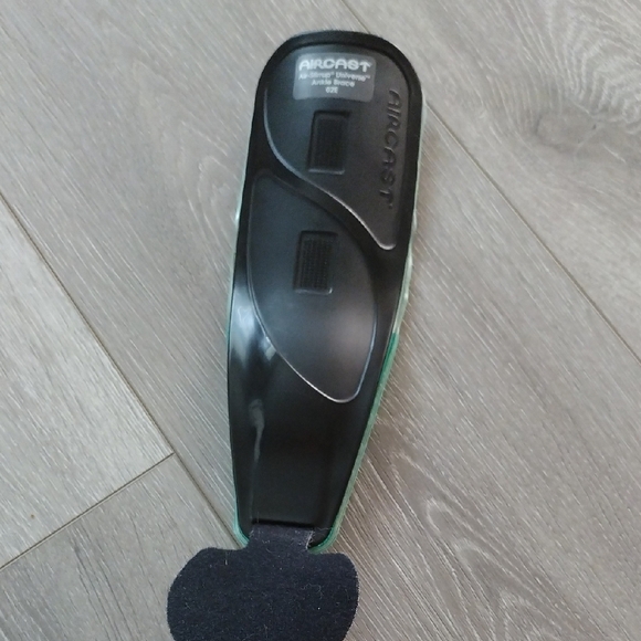 Black Ankle Support Brace - Picture 6 of 9